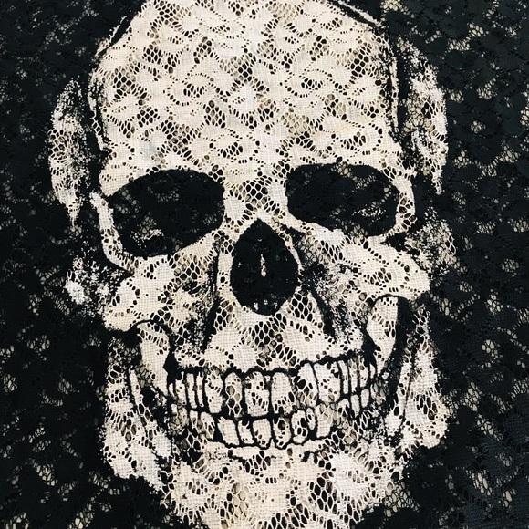 Express-Lace Skull Jersey - Picture 2 of 4